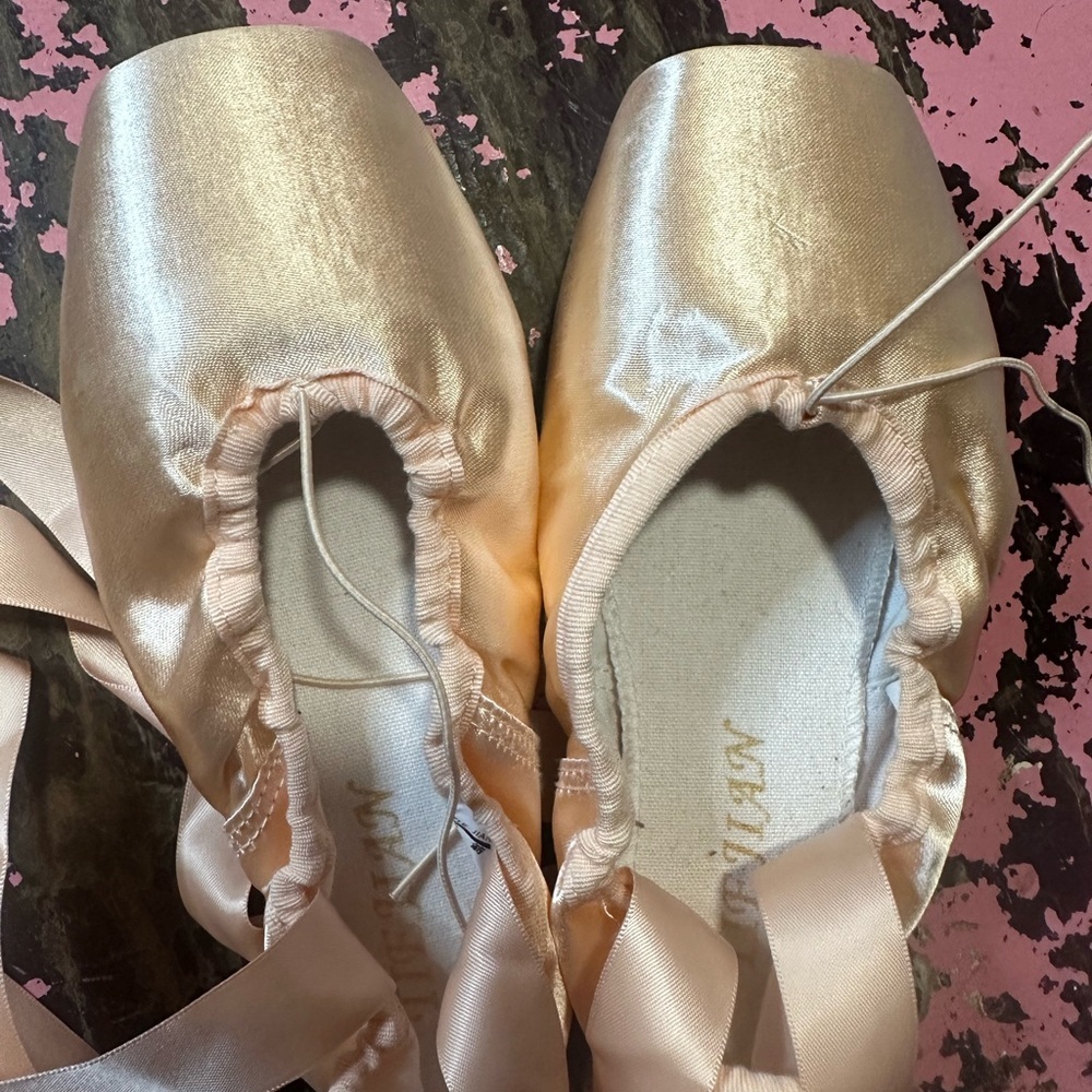 TIEJIAN Pointe ballet shoe women’s Teen size 41 (9.5-10.5) - Picture 7 of 8
